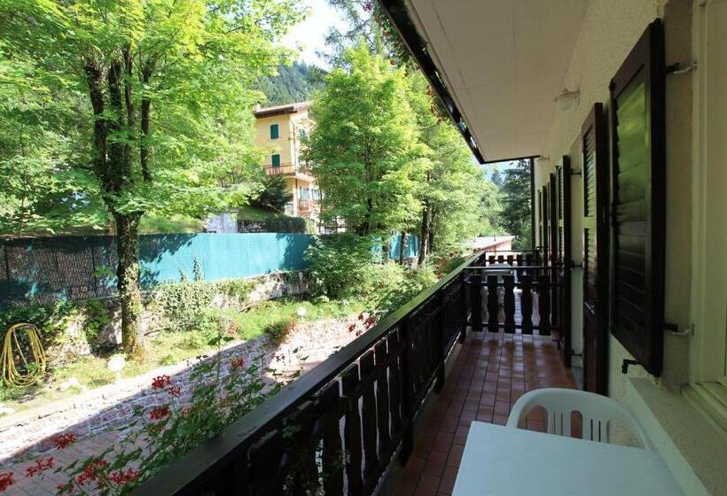 غرفة قياسية ذات إطلالة, Lago Park