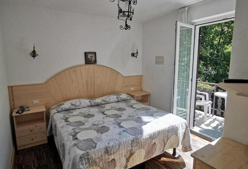 غرفة قياسية مطلة على الجبل, Lago Park