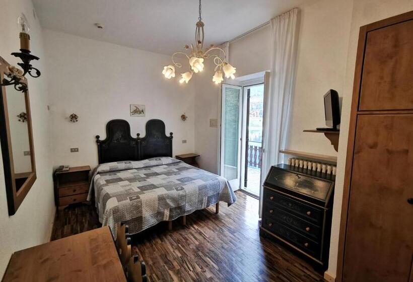 غرفة قياسية مطلة على الجبل, Lago Park