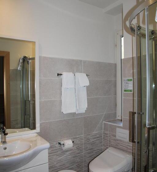 غرفة قياسية مطلة على الجبل, Lago Park