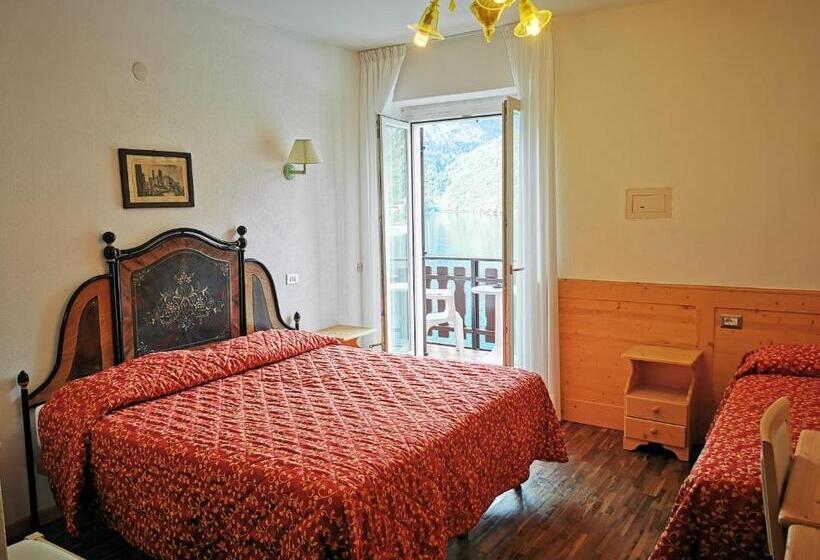 غرفة قياسية ثلاثية, Lago Park