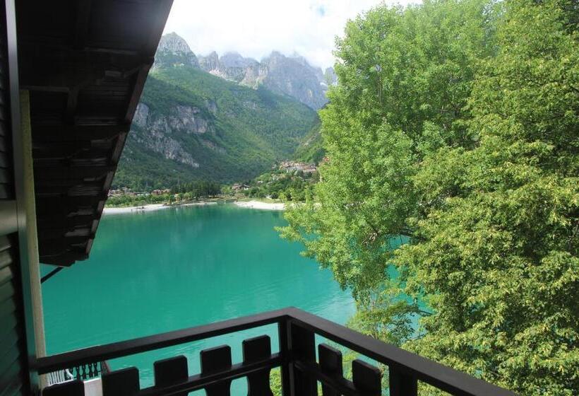 غرفة قياسية مطلّة علي البحيرة, Lago Park