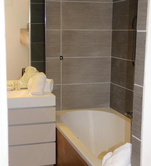 קוטג' דלוקס, Les Hauts De Portovecchio