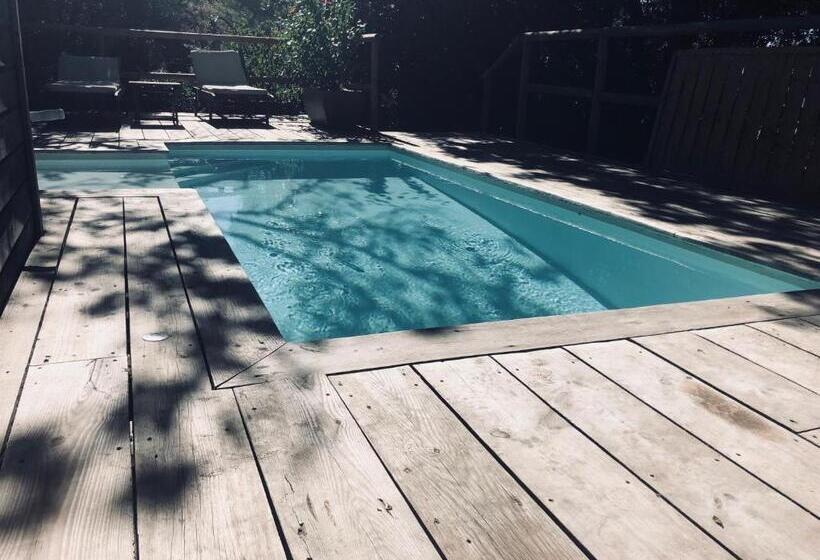 קוטג' דלוקס, Les Hauts De Portovecchio