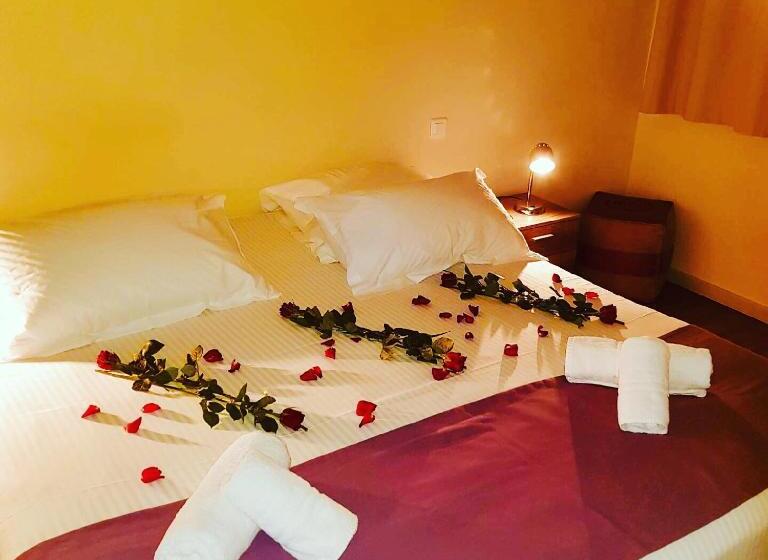 קוטג' דלוקס, Les Hauts De Portovecchio