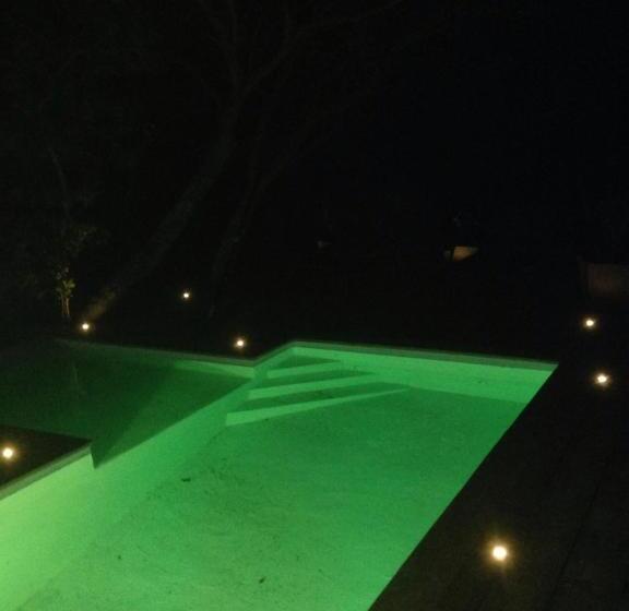 קוטג' דלוקס, Les Hauts De Portovecchio