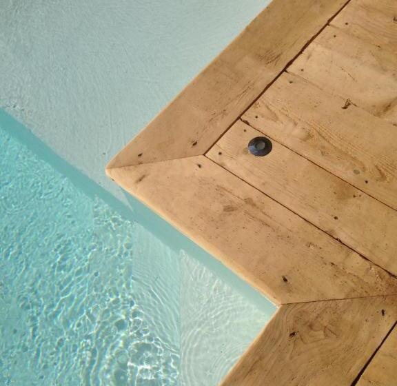 קוטג' דלוקס, Les Hauts De Portovecchio