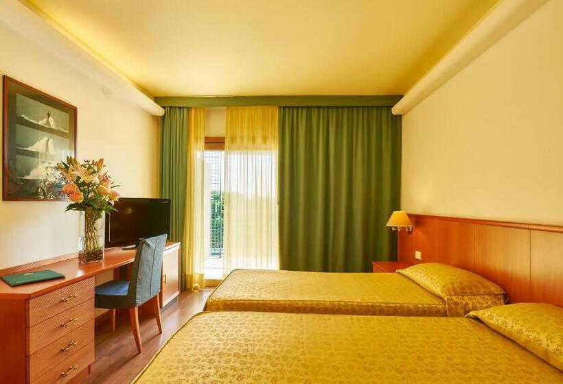 اتاق استاندارد سه تخته با بالکن, Rialto