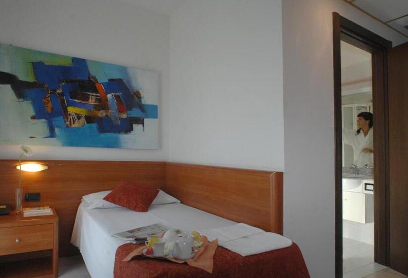 标准单人间, Scaldaferro