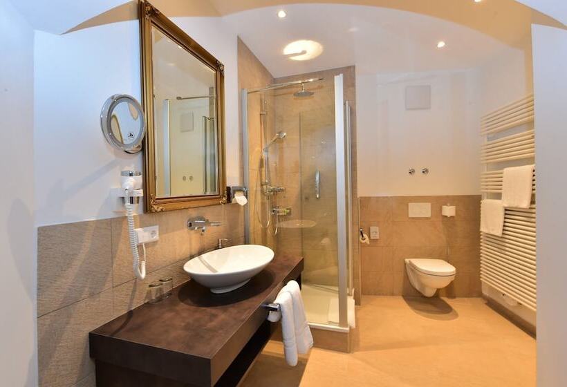 Номер Стандарт, Schloss Hotel Wasserburg
