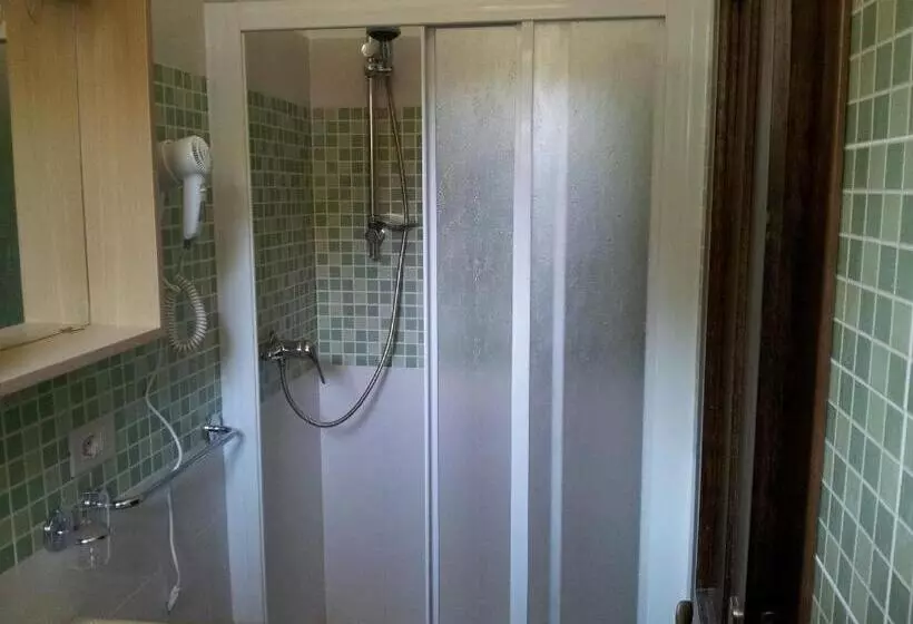 Pokój Czteroosobowy Standard, Sole