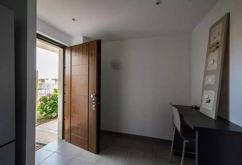 ２ベッドルームハウス, Suite Home Porticcio