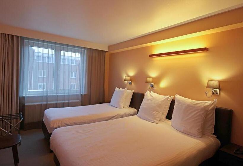 غرفة قياسية ثلاثية, Uilenspiegel