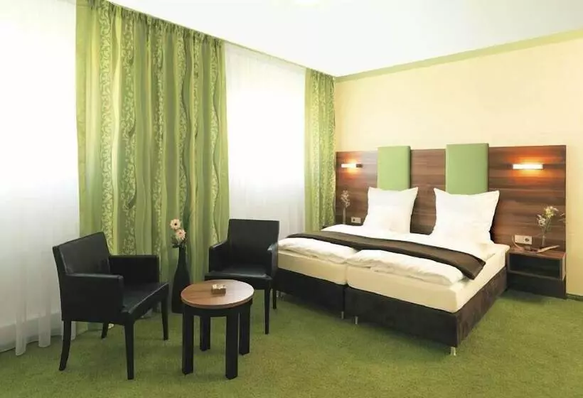 Standard Single Room, Und Cafe Paso