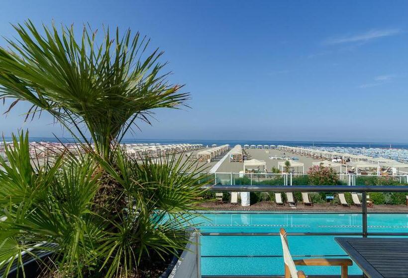 غرفة قياسية مزودة بجاكوزى, Verdemare