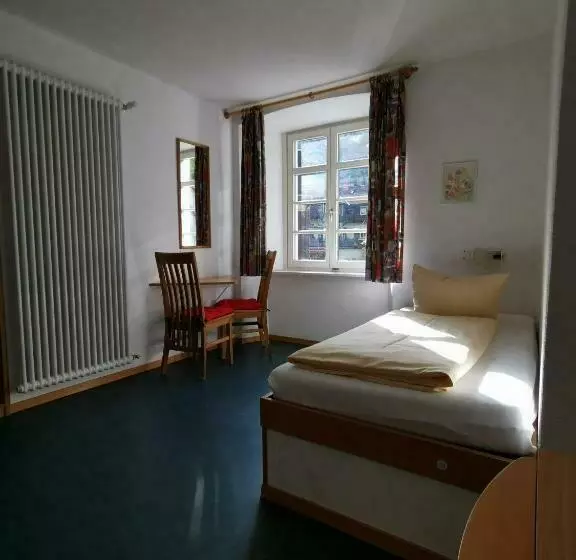 バス共有のスタンダードルーム, Europaisches Gaste Und Seminarhaus