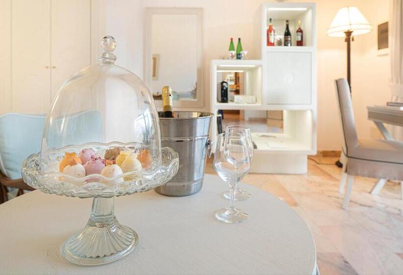 סוויטת ג'וניור עם טרסה, Botania Relais & Spa   The Leading Hotels Of The World