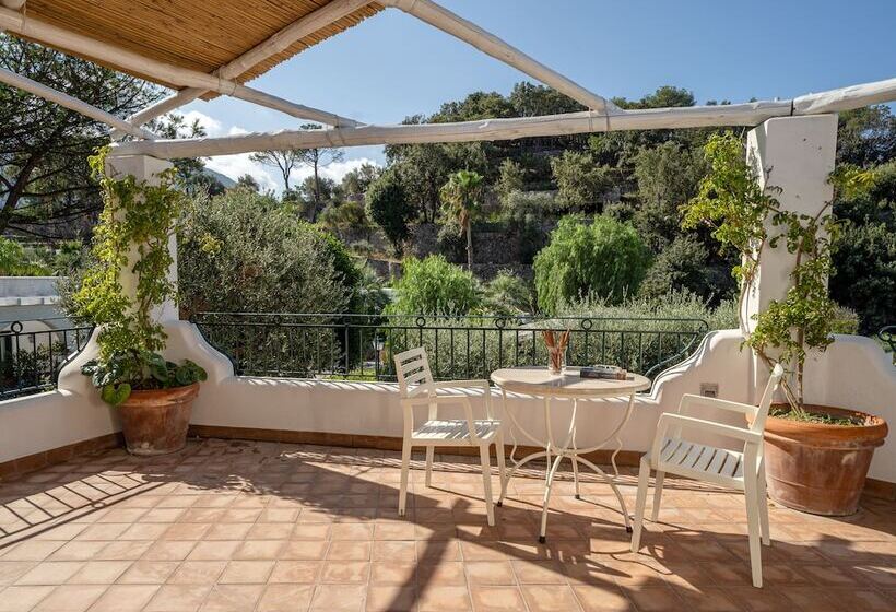 חדר פרמיום נוף לגינה, Botania Relais & Spa   The Leading Hotels Of The World