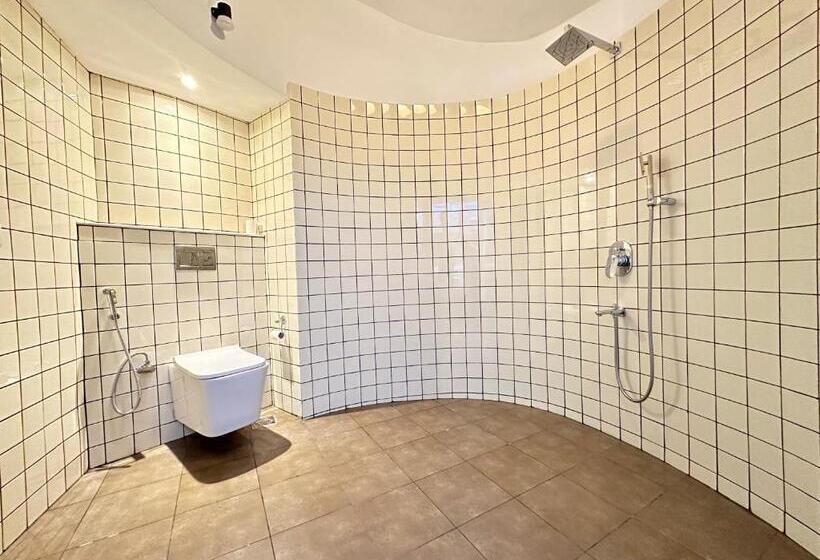 이그제큐티브 룸 킹사이즈 침대, Kadkani River Resort