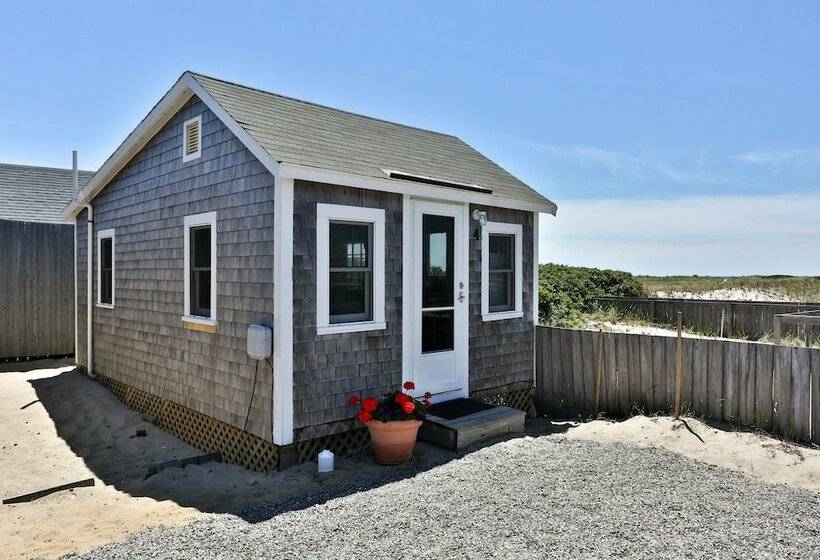 Хижина, Truro Beach Cottages