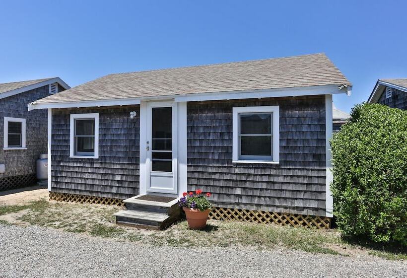 Хижина, Truro Beach Cottages