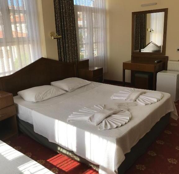 スタンダードトリプルルーム, Antik Ridvan