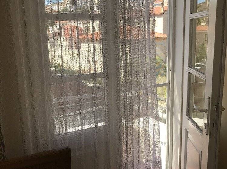 スタンダードルーム, Antik Ridvan