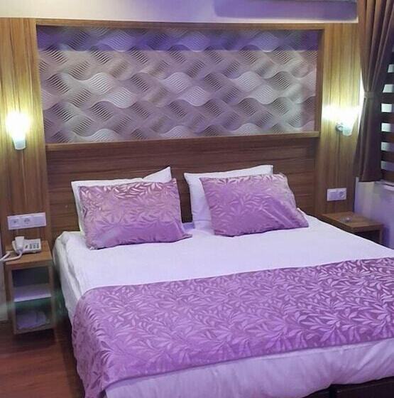 חדר דלוקס לשלושה, Göznur Otel