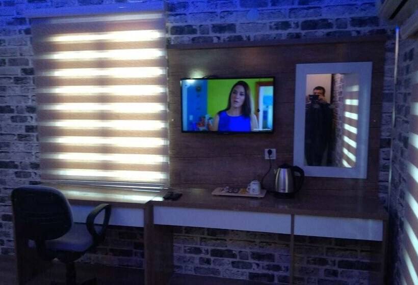 חדר דלוקס לשלושה, Göznur Otel