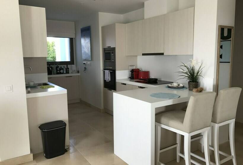 Апартаменты Deluxe 2 Спальни Вид на Море, Las Terrasses De Cortesin D38