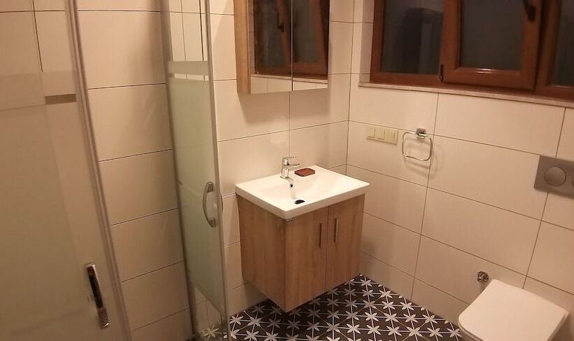 Семейный Номер, Lindos Pension