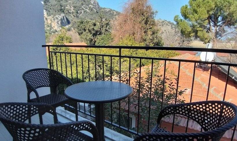 Семейный Номер, Lindos Pension