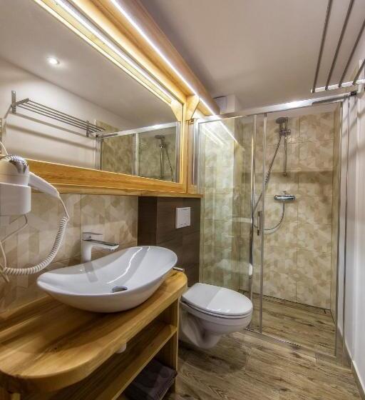 اتاق استاندارد سه نفره, Willa Giewontka