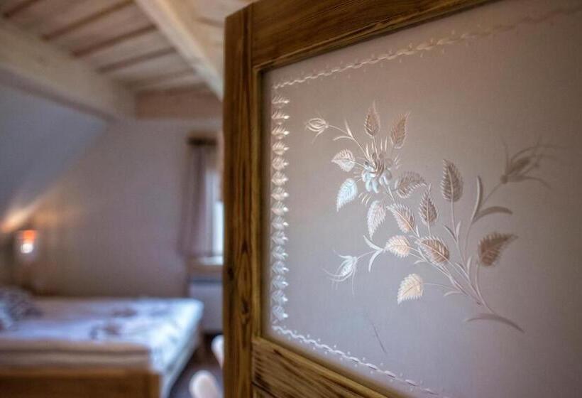 اتاق استاندارد سه نفره, Willa Giewontka