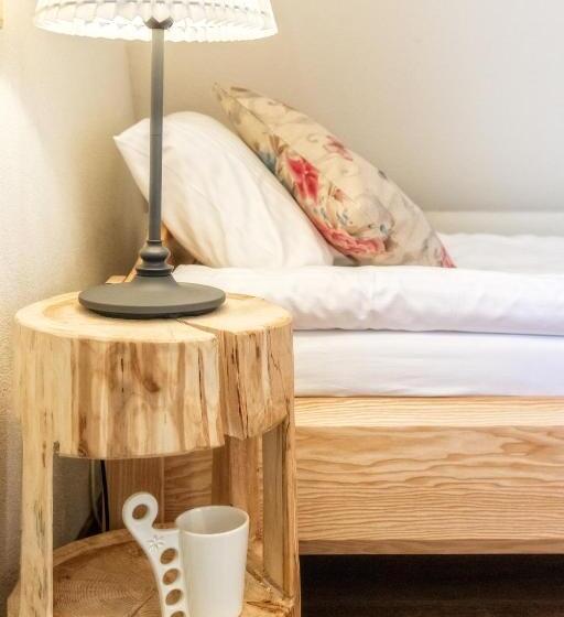 Economy Triple Room, Willa Giewontka