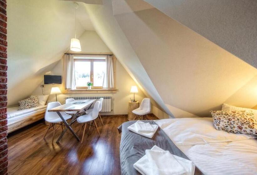 Economy Quadruple Room, Willa Giewontka