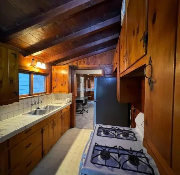 ファミリールーム, Crest Lodge Historic Mountain Inn
