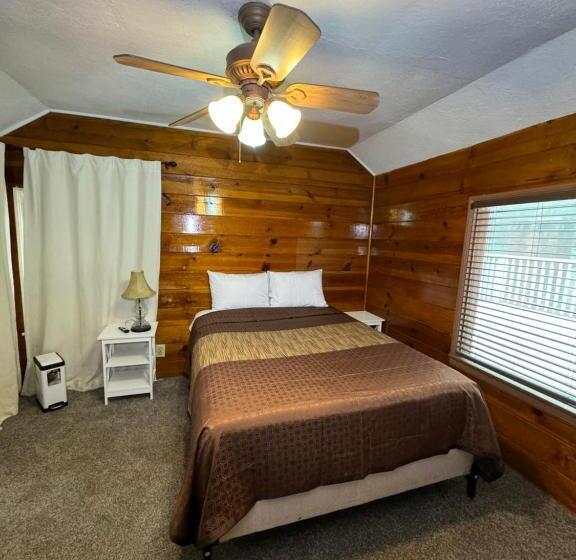 패밀리 룸, Crest Lodge Historic Mountain Inn