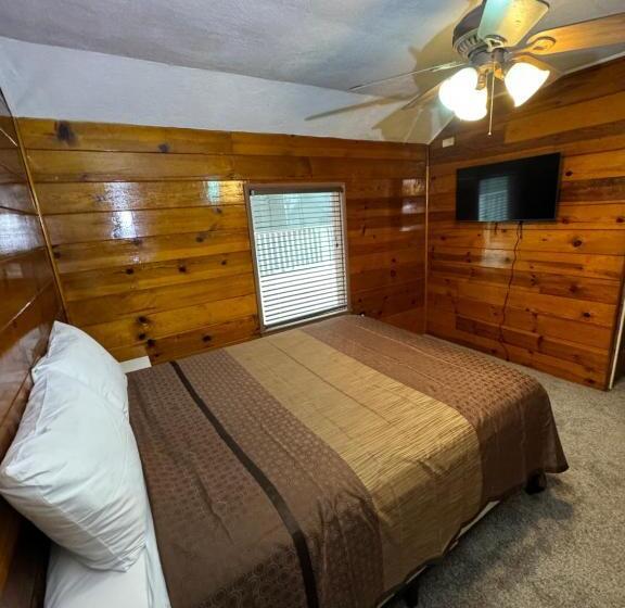 Семейный Номер, Crest Lodge Historic Mountain Inn