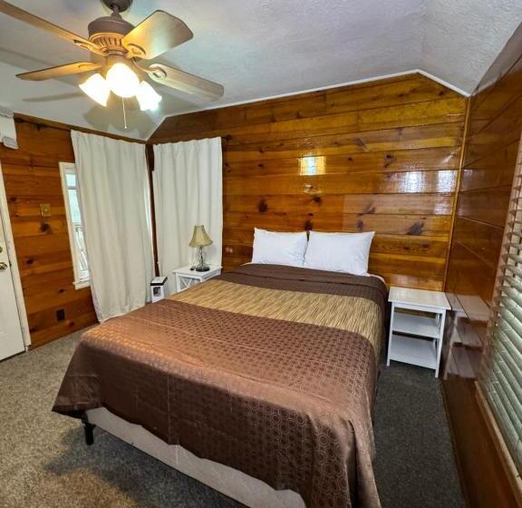 패밀리 룸, Crest Lodge Historic Mountain Inn