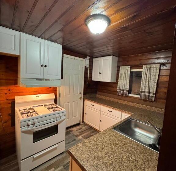 디럭스 패밀리 룸, Crest Lodge Historic Mountain Inn