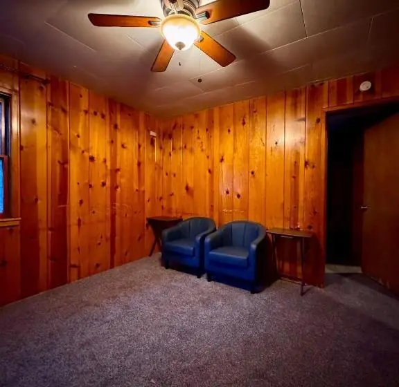 デラックスルーム, Crest Lodge Historic Mountain Inn