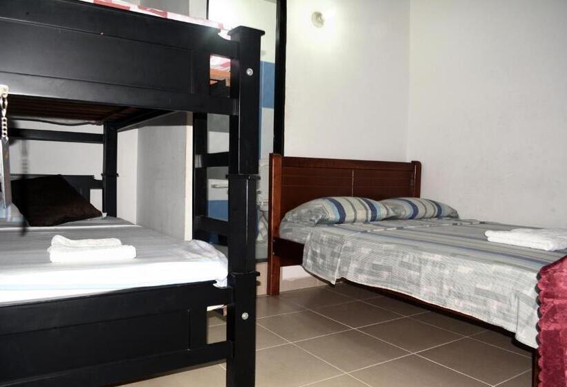 חדר סטנדרט לשלושה, Apartahotel San Miguel