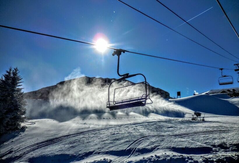 דירת חדר אקונומי, Mountaintop Condos