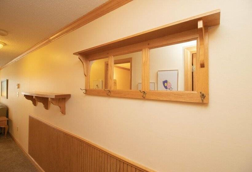 דירת משפחה, Mountaintop Condos