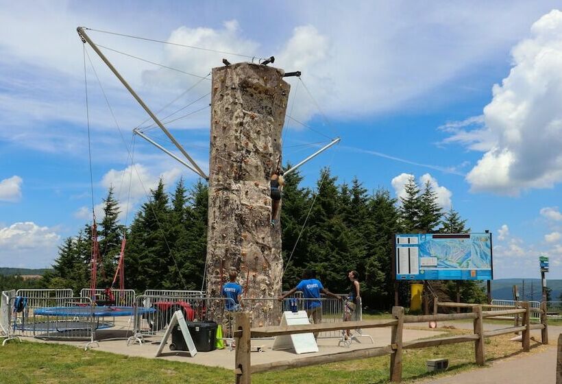 דירת משפחה, Mountaintop Condos