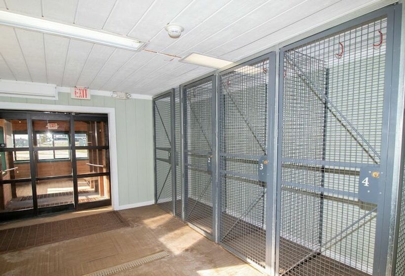 패밀리 아파트, Mountaintop Condos