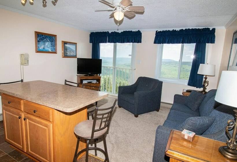 דירת משפחה, Mountaintop Condos