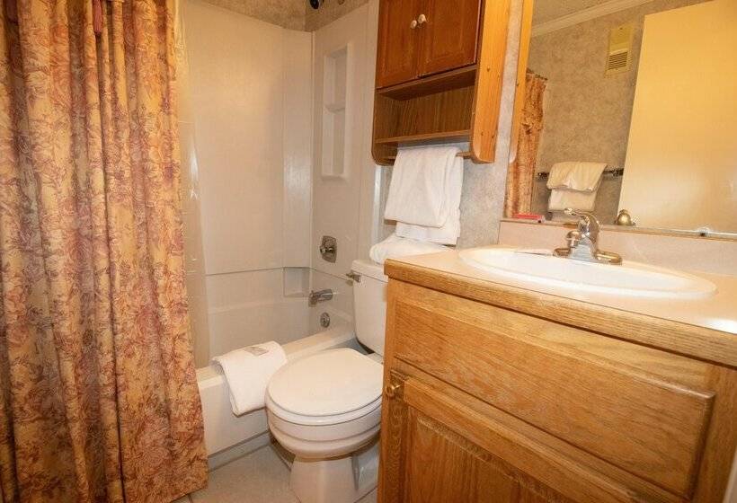 דירת משפחה, Mountaintop Condos