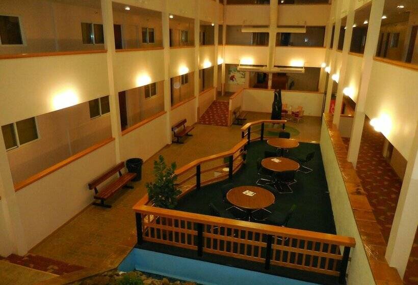 דירת משפחה, Mountaintop Condos